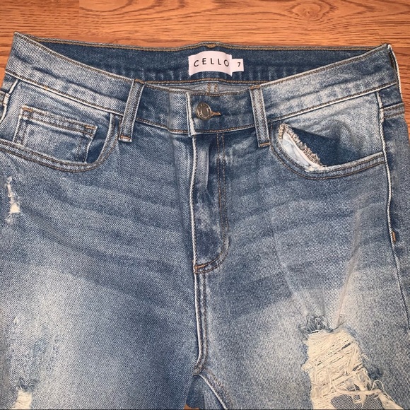 Cello Light Wash Straight leg Destroyed Cut Jeans - Picture 5 of 13